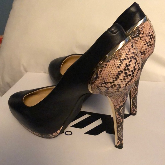 Heels - Picture 2 of 2